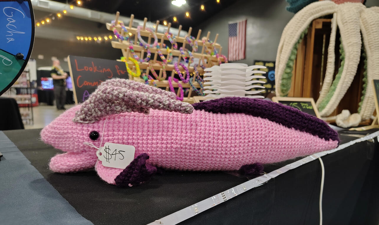 Male Harpagofututor, pattern by KatyasYarnBois
